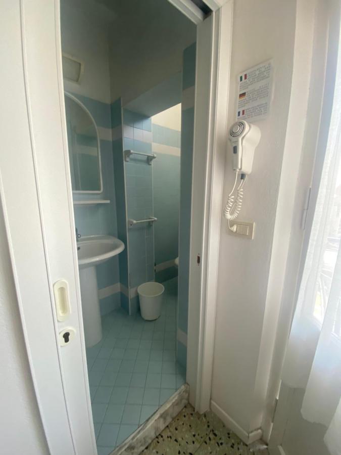 B&B Hotel Lucciola Cattolica Bagian luar foto