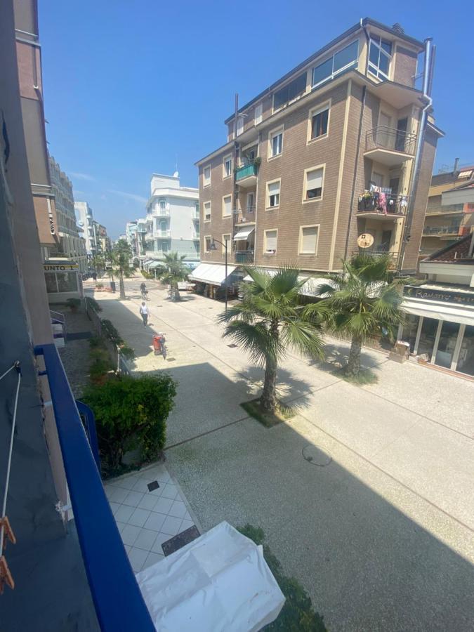 B&B Hotel Lucciola Cattolica Bagian luar foto