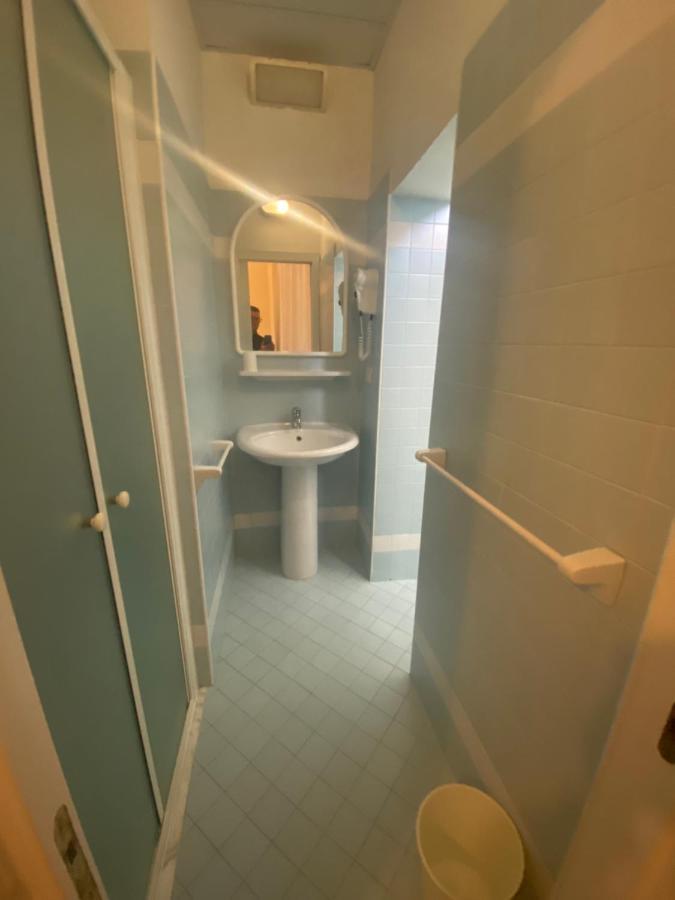B&B Hotel Lucciola Cattolica Bagian luar foto