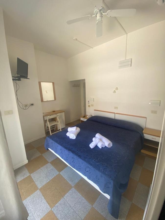 B&B Hotel Lucciola Cattolica Bagian luar foto