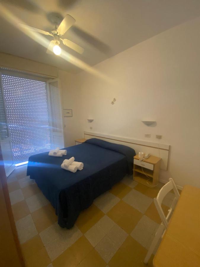 B&B Hotel Lucciola Cattolica Bagian luar foto