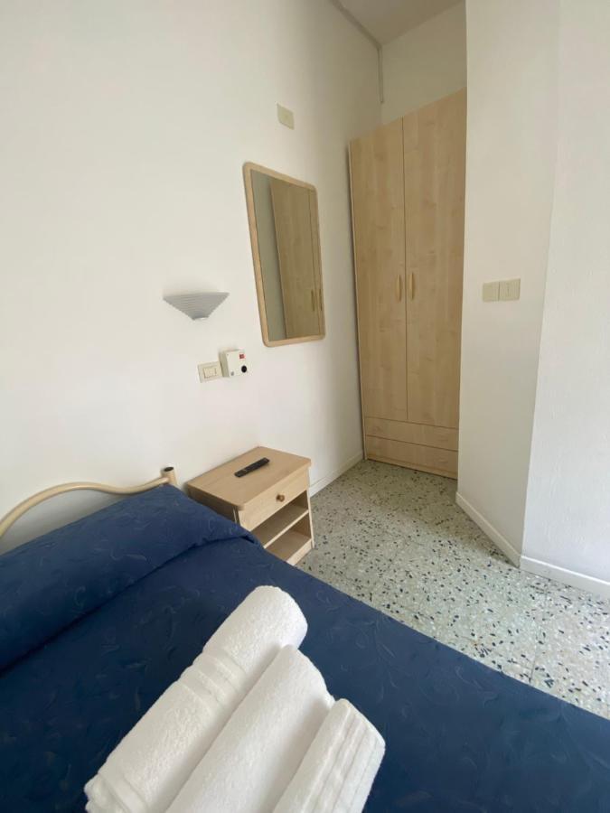 B&B Hotel Lucciola Cattolica Bagian luar foto