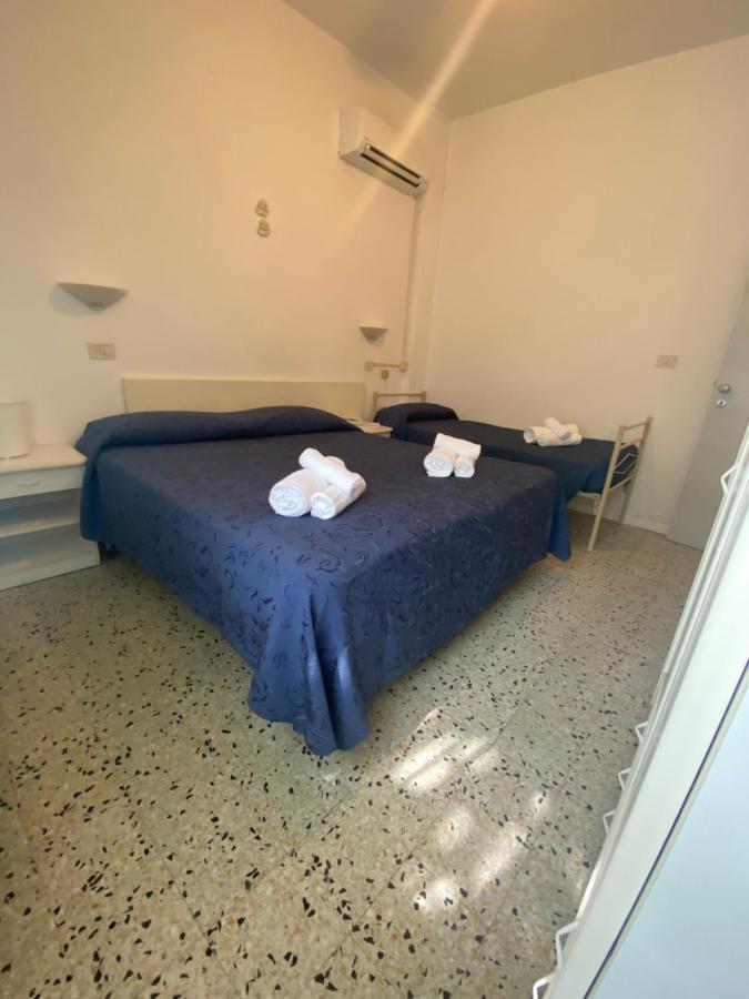 B&B Hotel Lucciola Cattolica Bagian luar foto