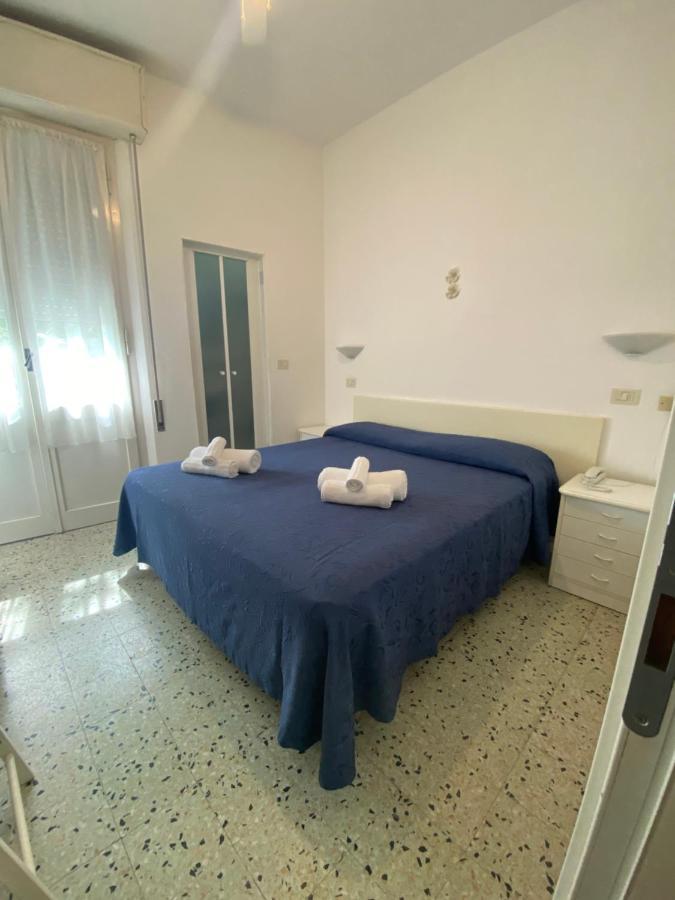 B&B Hotel Lucciola Cattolica Bagian luar foto