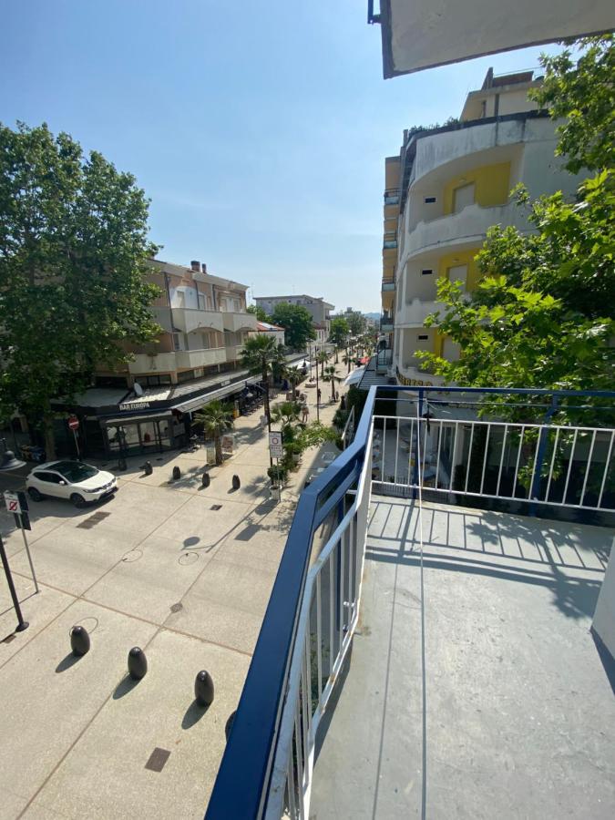 B&B Hotel Lucciola Cattolica Bagian luar foto