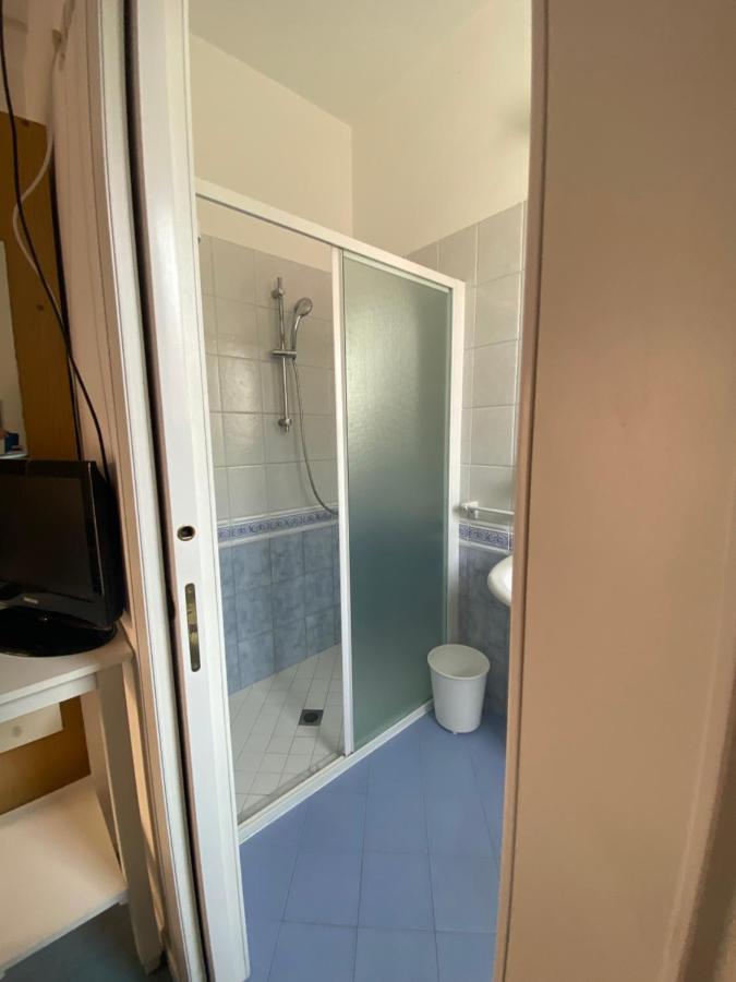 B&B Hotel Lucciola Cattolica Bagian luar foto